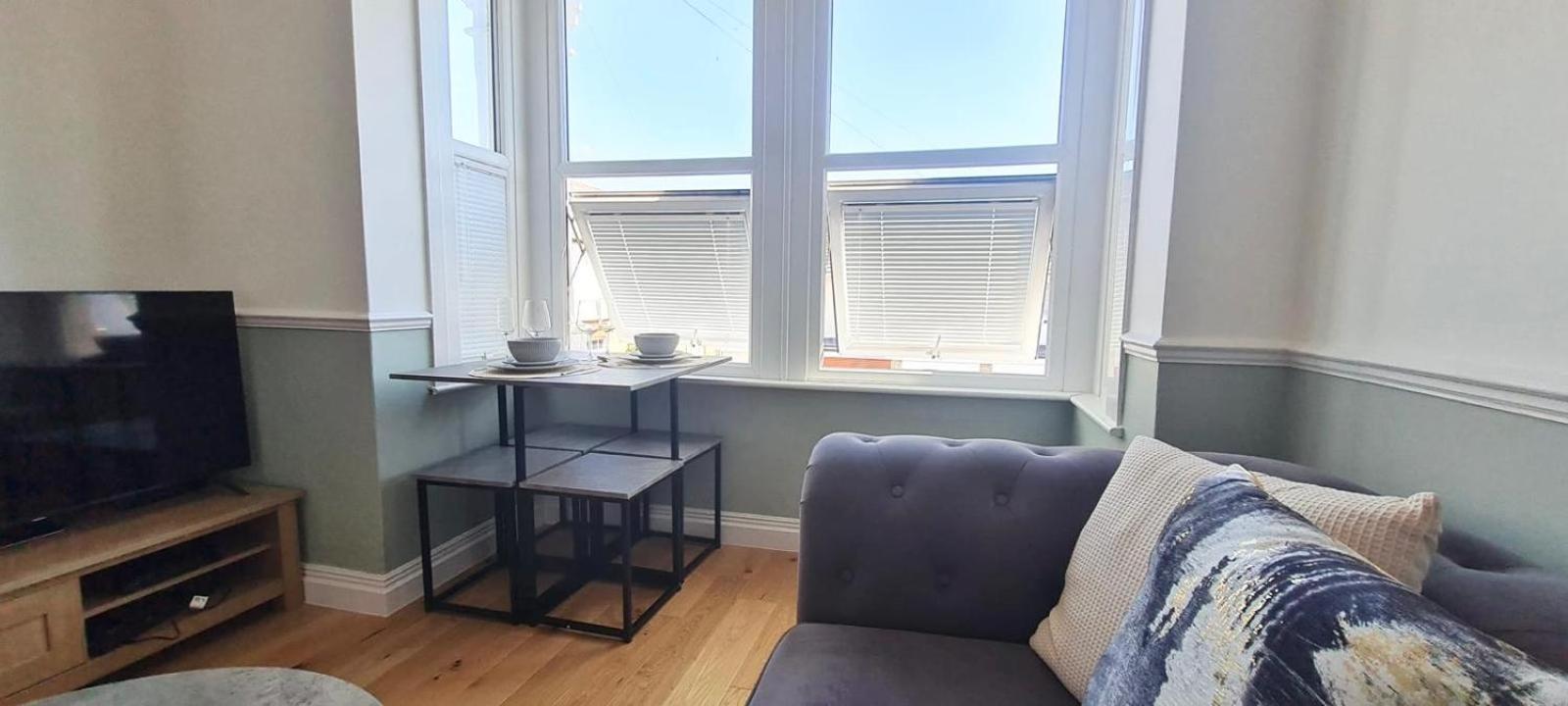 Westcliff-On-Sea Modern 2 Bedroom Apartment - Free Parking Southend-on-Sea Luaran gambar