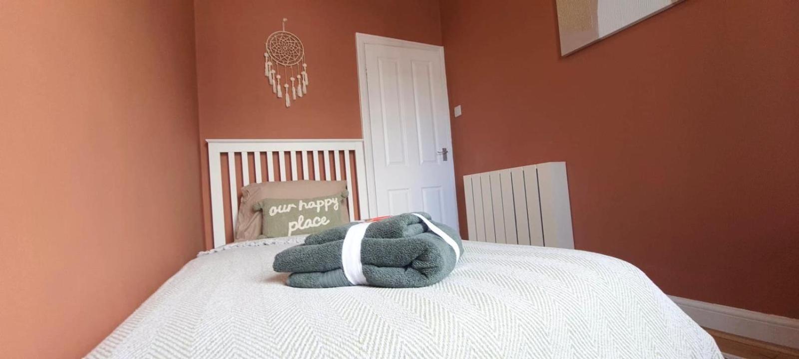 Westcliff-On-Sea Modern 2 Bedroom Apartment - Free Parking Southend-on-Sea Luaran gambar