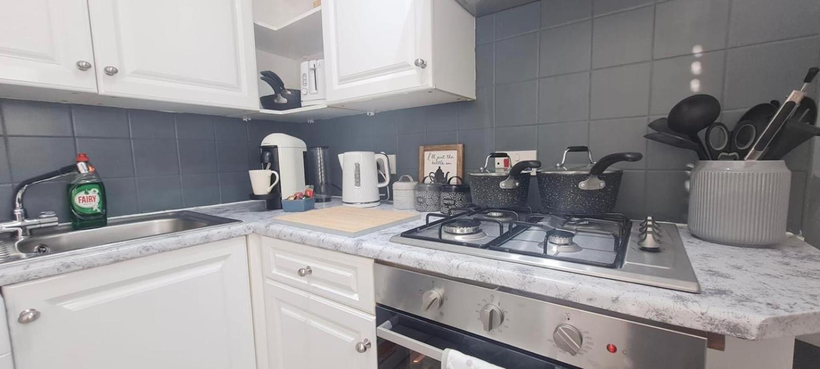 Westcliff-On-Sea Modern 2 Bedroom Apartment - Free Parking Southend-on-Sea Luaran gambar