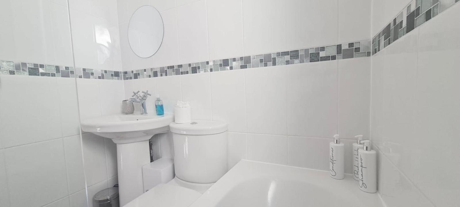 Westcliff-On-Sea Modern 2 Bedroom Apartment - Free Parking Southend-on-Sea Luaran gambar