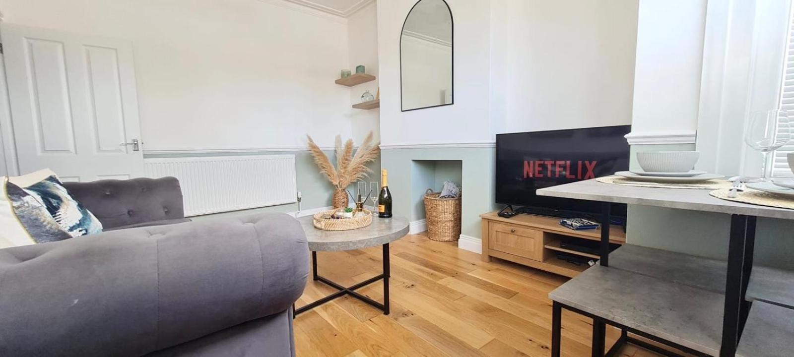 Westcliff-On-Sea Modern 2 Bedroom Apartment - Free Parking Southend-on-Sea Luaran gambar