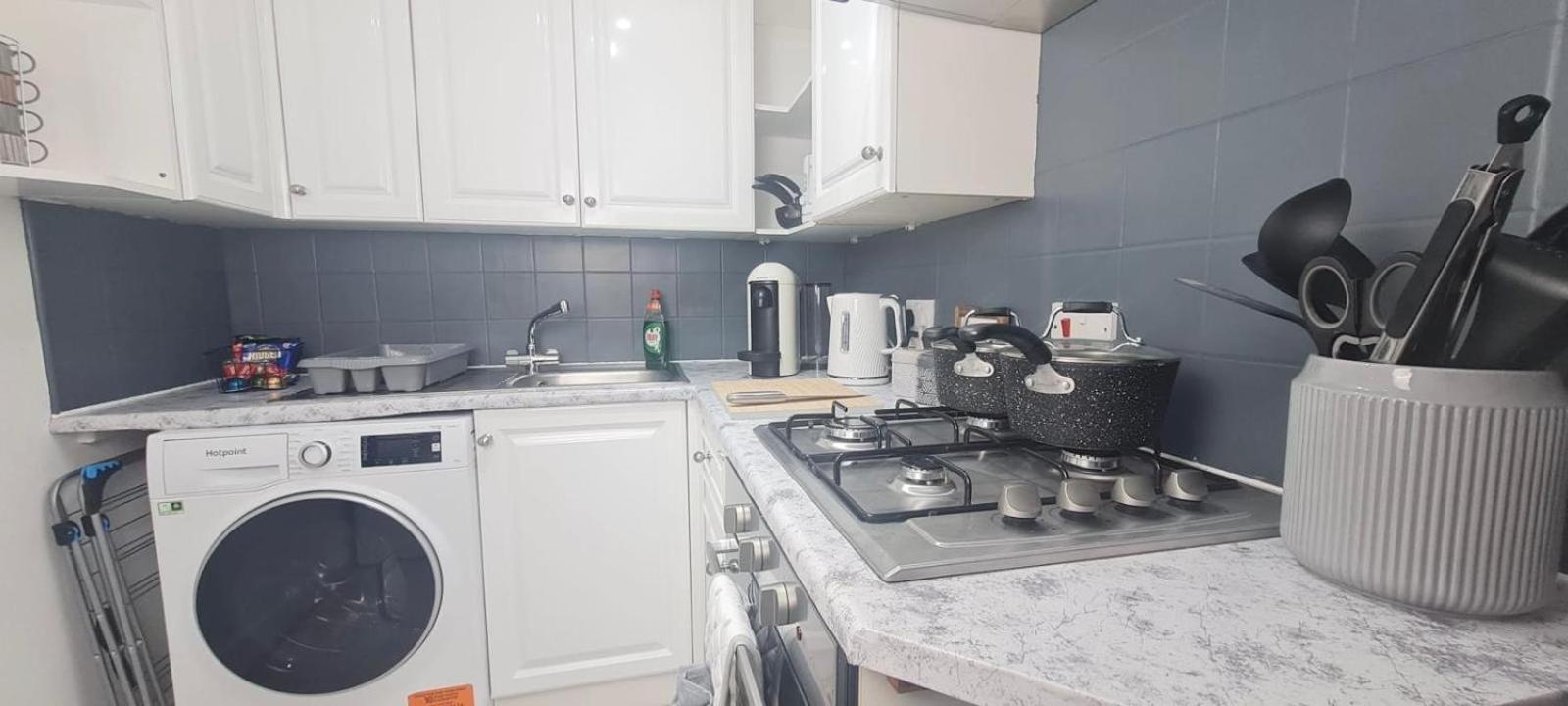 Westcliff-On-Sea Modern 2 Bedroom Apartment - Free Parking Southend-on-Sea Luaran gambar