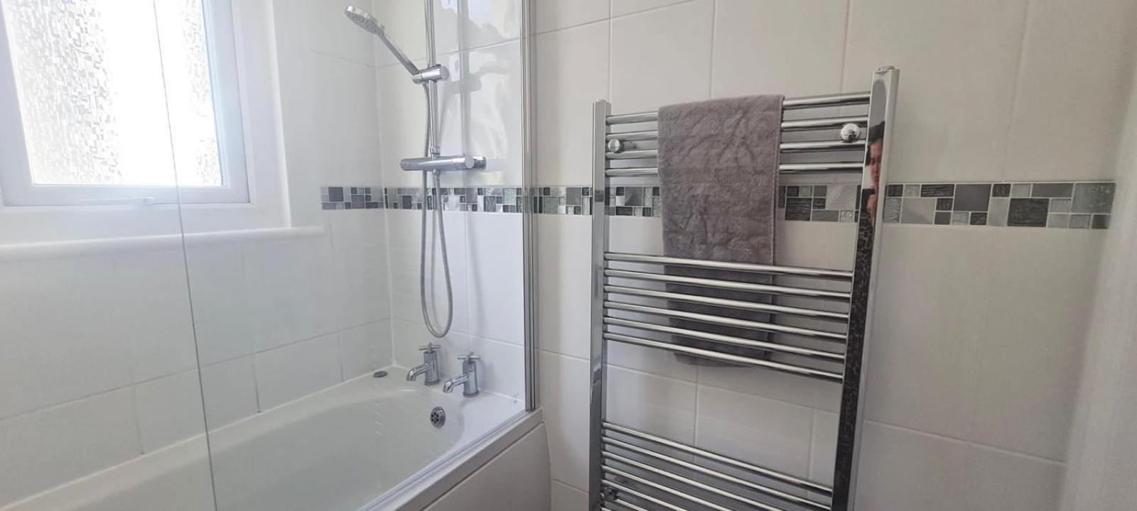 Westcliff-On-Sea Modern 2 Bedroom Apartment - Free Parking Southend-on-Sea Luaran gambar