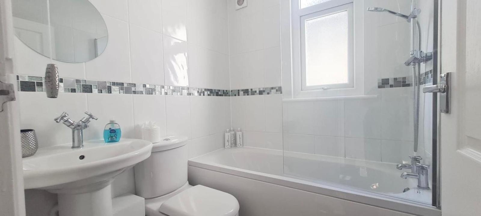 Westcliff-On-Sea Modern 2 Bedroom Apartment - Free Parking Southend-on-Sea Luaran gambar