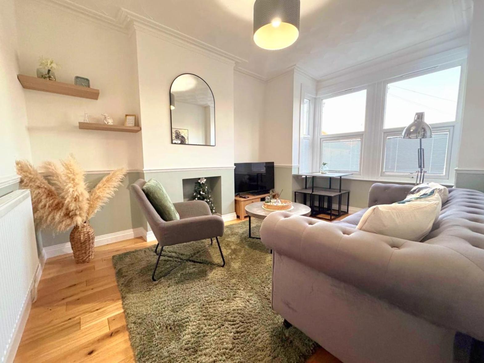 Westcliff-On-Sea Modern 2 Bedroom Apartment - Free Parking Southend-on-Sea Luaran gambar